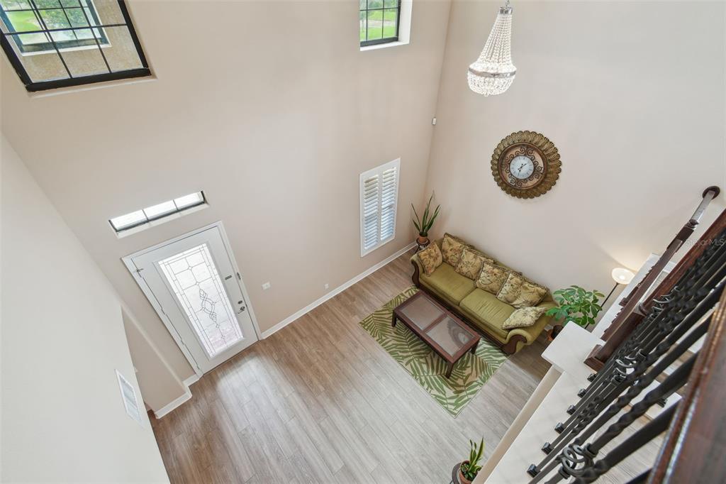 2566 LAKE MANOR DRIVE