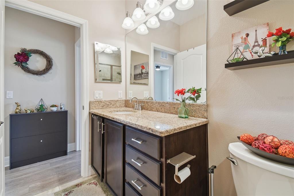 2566 LAKE MANOR DRIVE