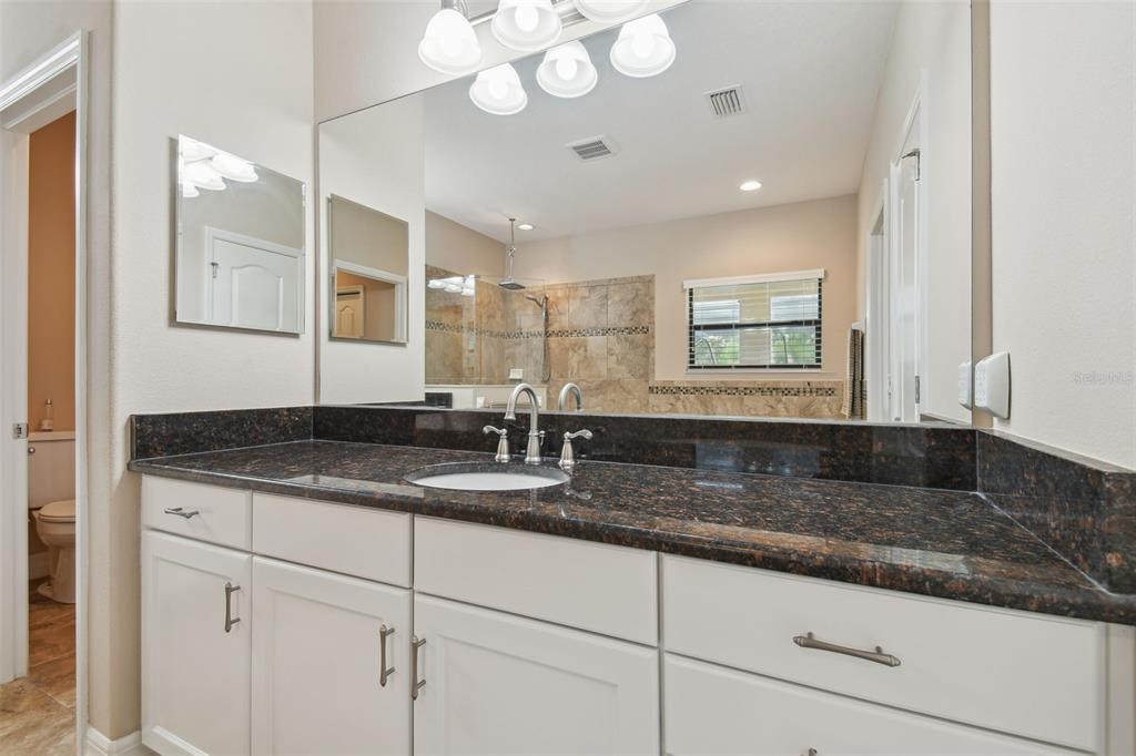 2566 LAKE MANOR DRIVE