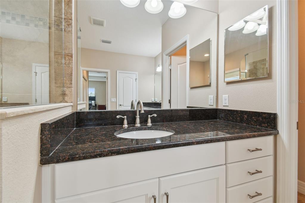 2566 LAKE MANOR DRIVE