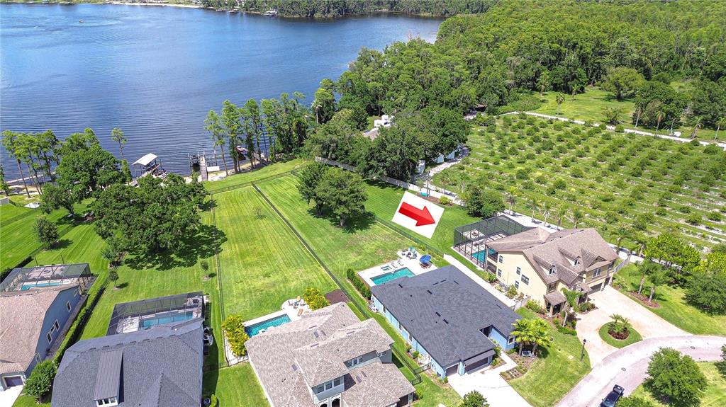 2566 LAKE MANOR DRIVE