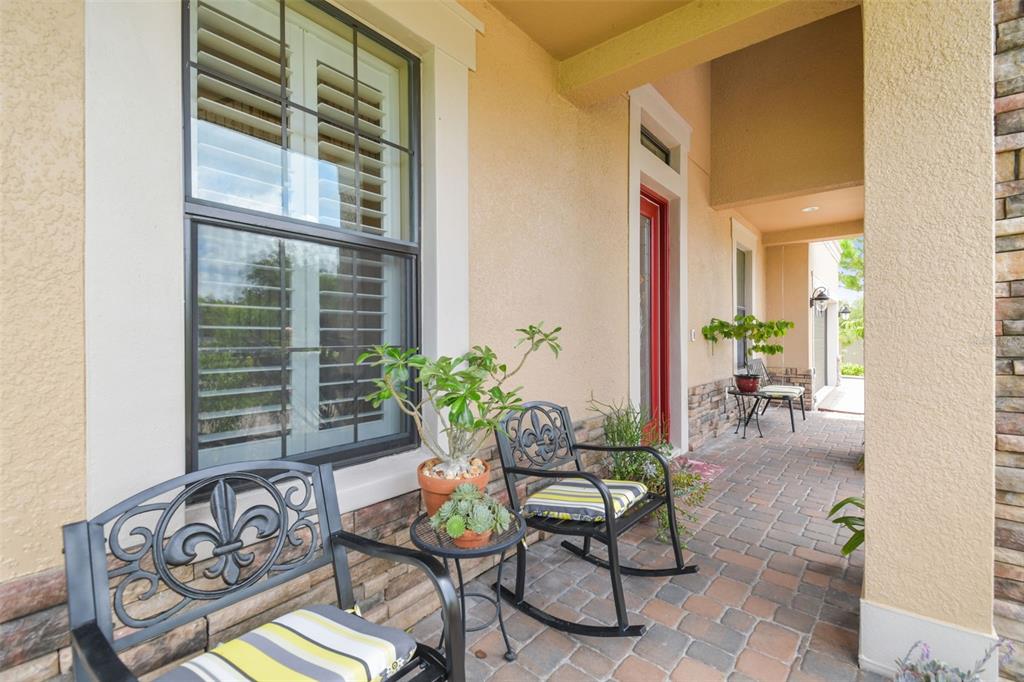 2566 LAKE MANOR DRIVE