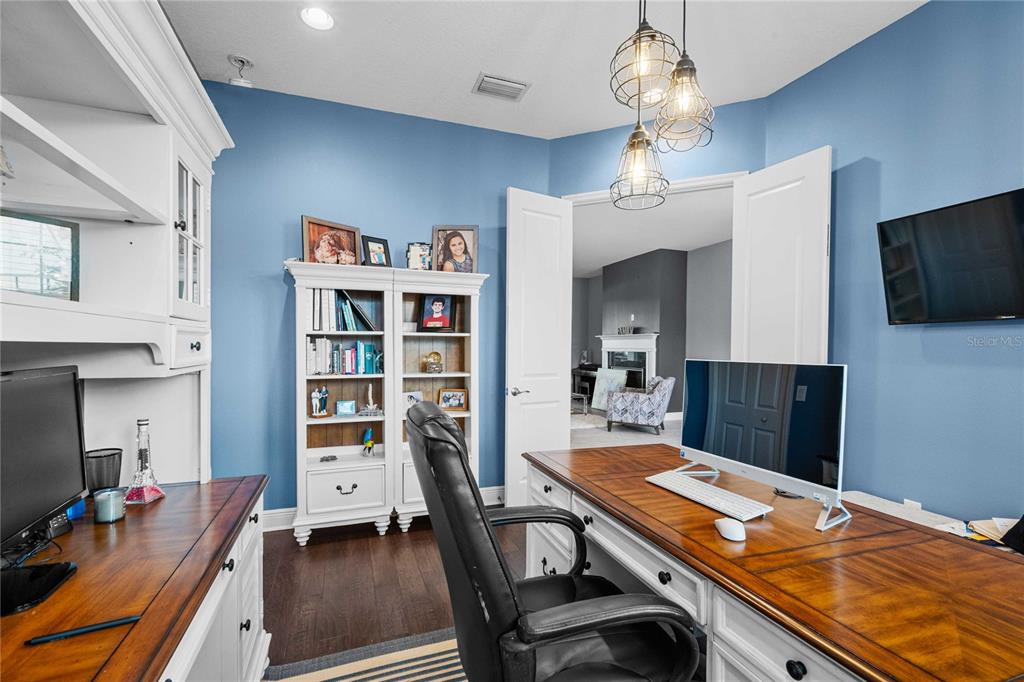 2611 COCO PALM CIRCLE