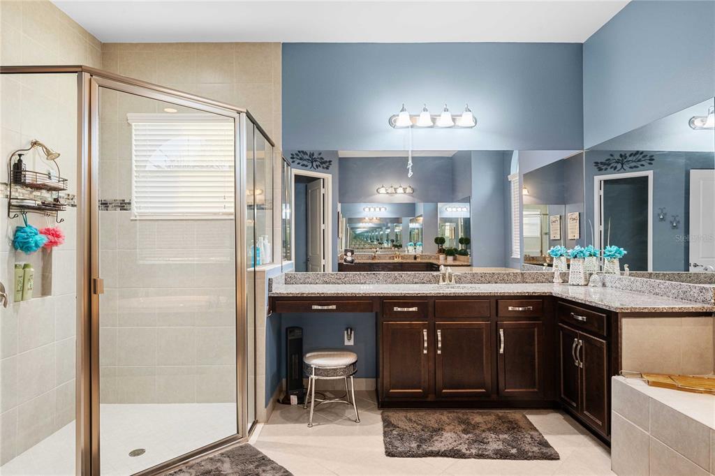 2611 COCO PALM CIRCLE