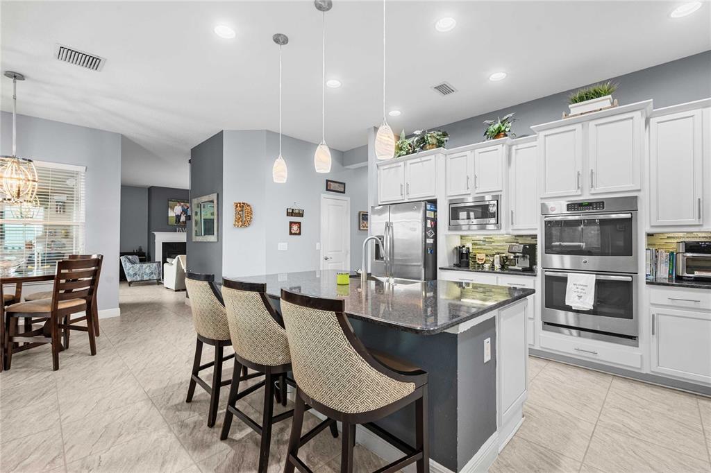 2611 COCO PALM CIRCLE