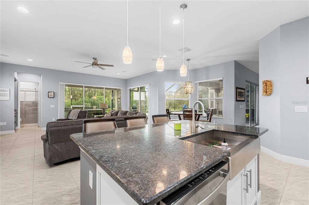 2611 COCO PALM CIRCLE