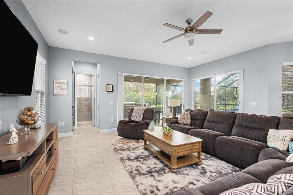 2611 COCO PALM CIRCLE