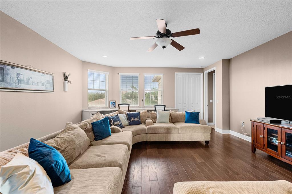2611 COCO PALM CIRCLE