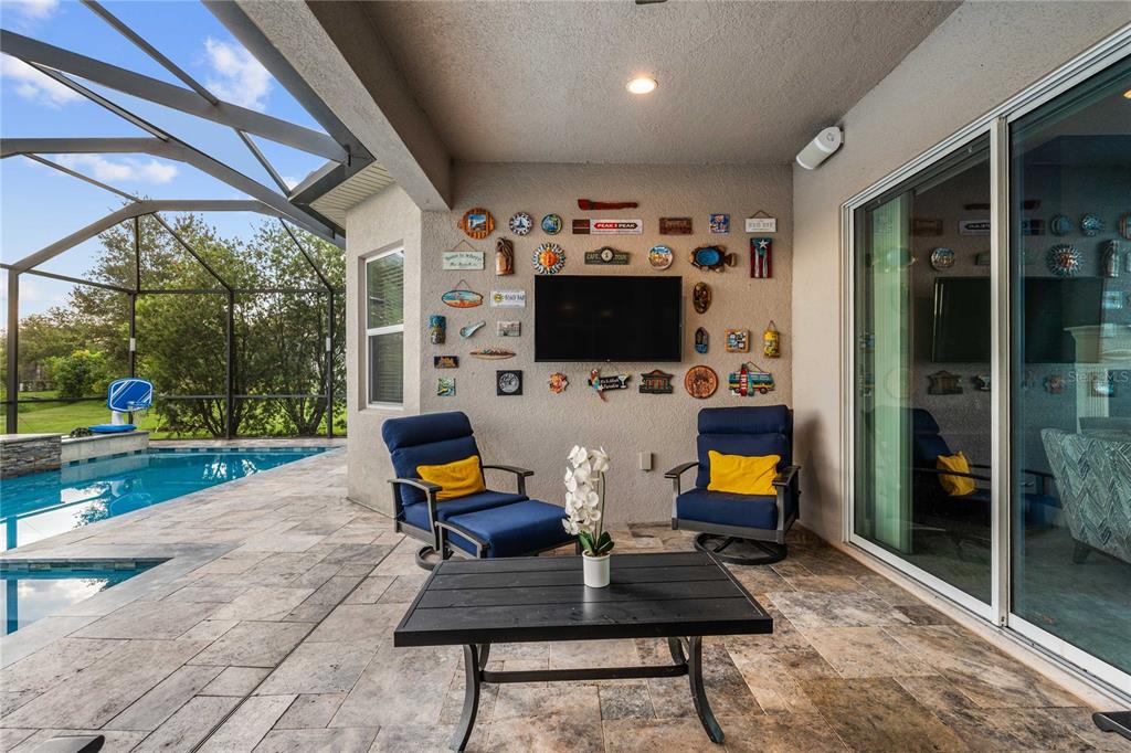 2611 COCO PALM CIRCLE