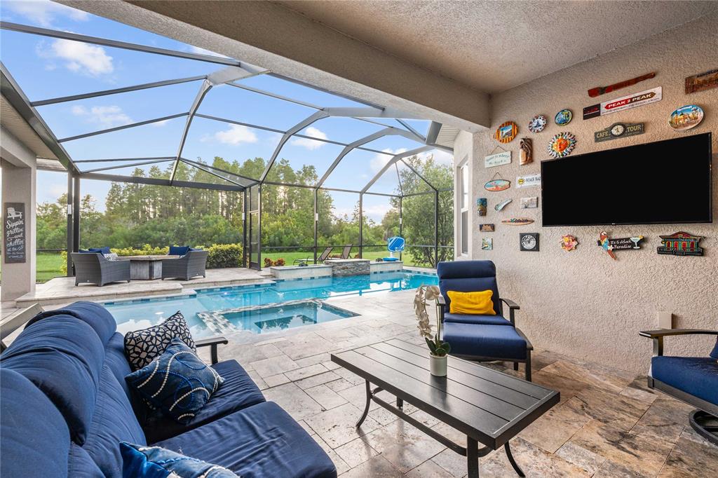 2611 COCO PALM CIRCLE