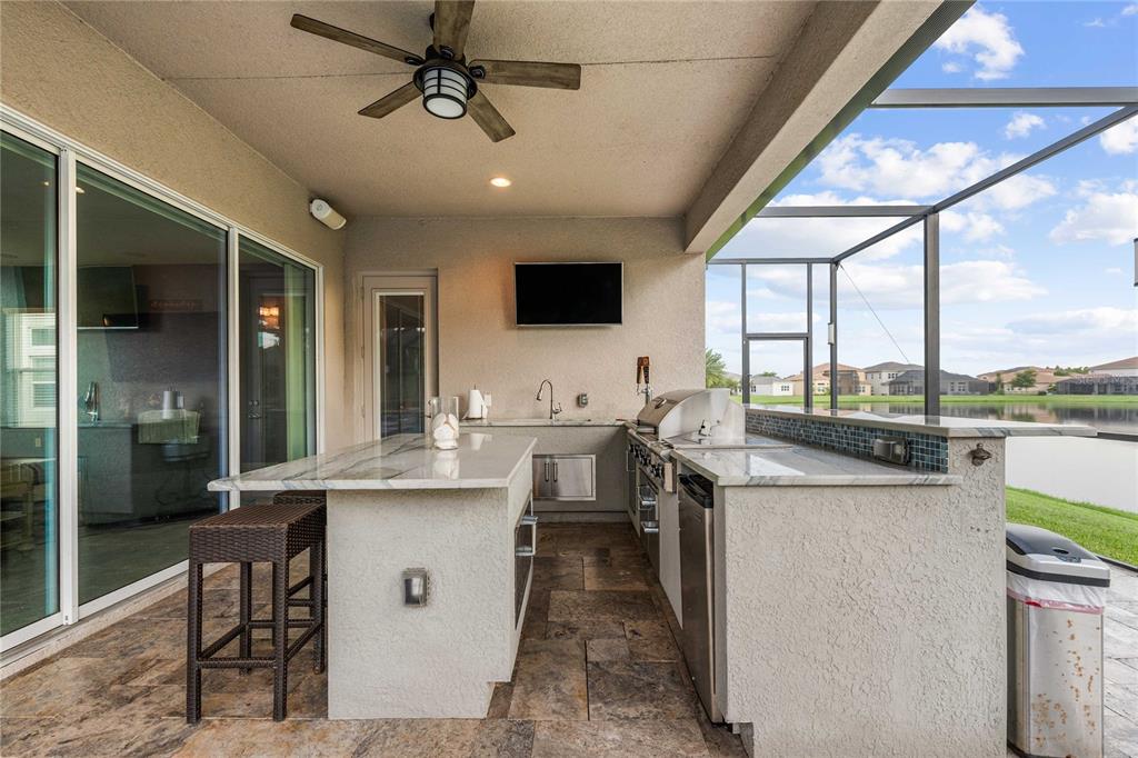 2611 COCO PALM CIRCLE