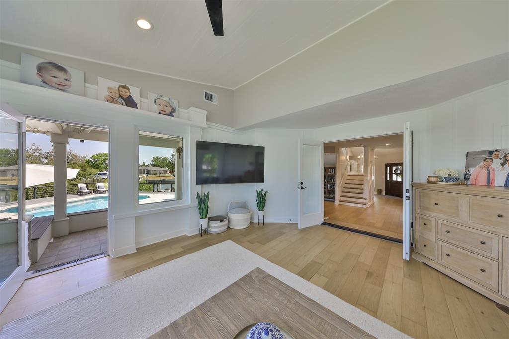 945 BUNKER VIEW DRIVE