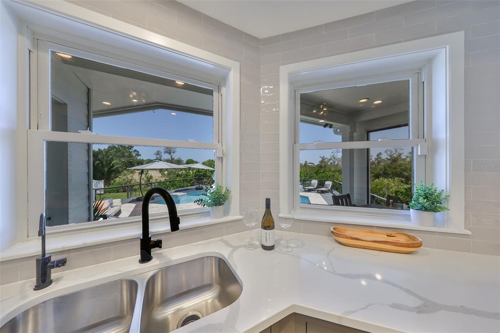 945 BUNKER VIEW DRIVE