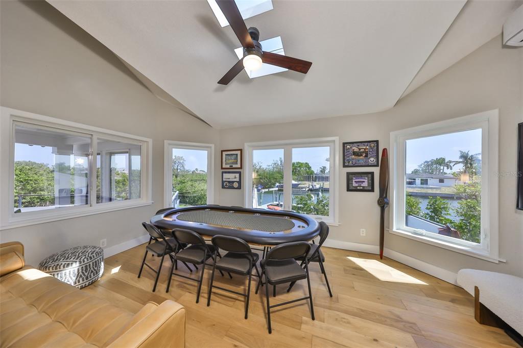 945 BUNKER VIEW DRIVE
