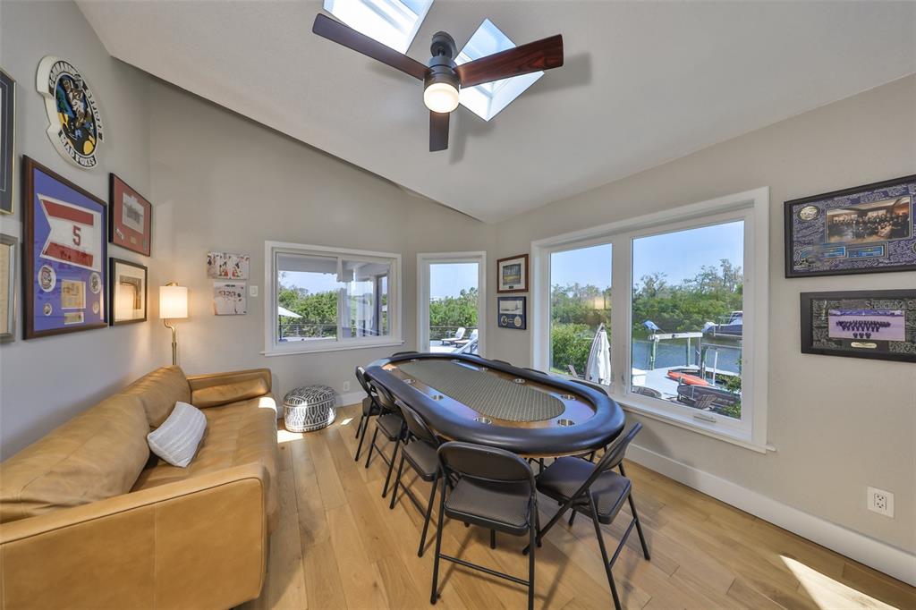 945 BUNKER VIEW DRIVE