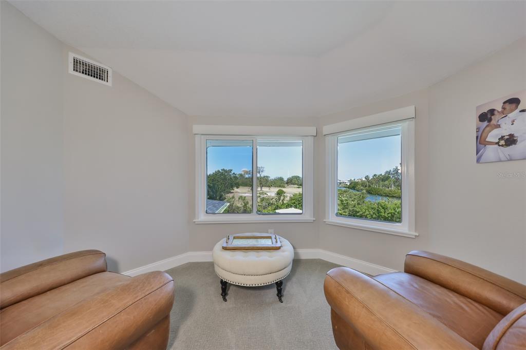 945 BUNKER VIEW DRIVE