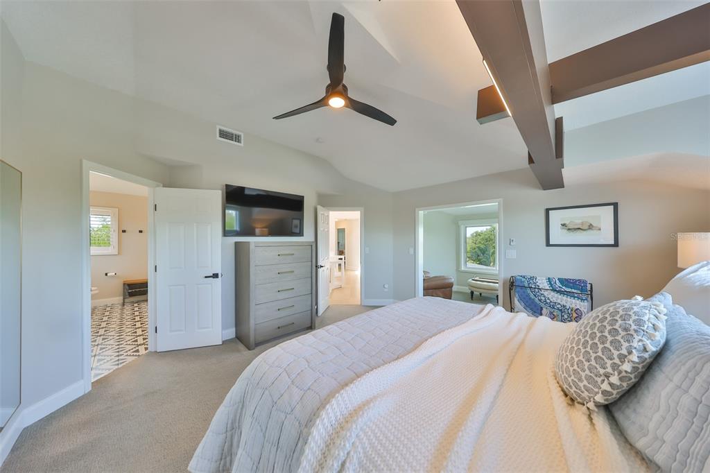 945 BUNKER VIEW DRIVE
