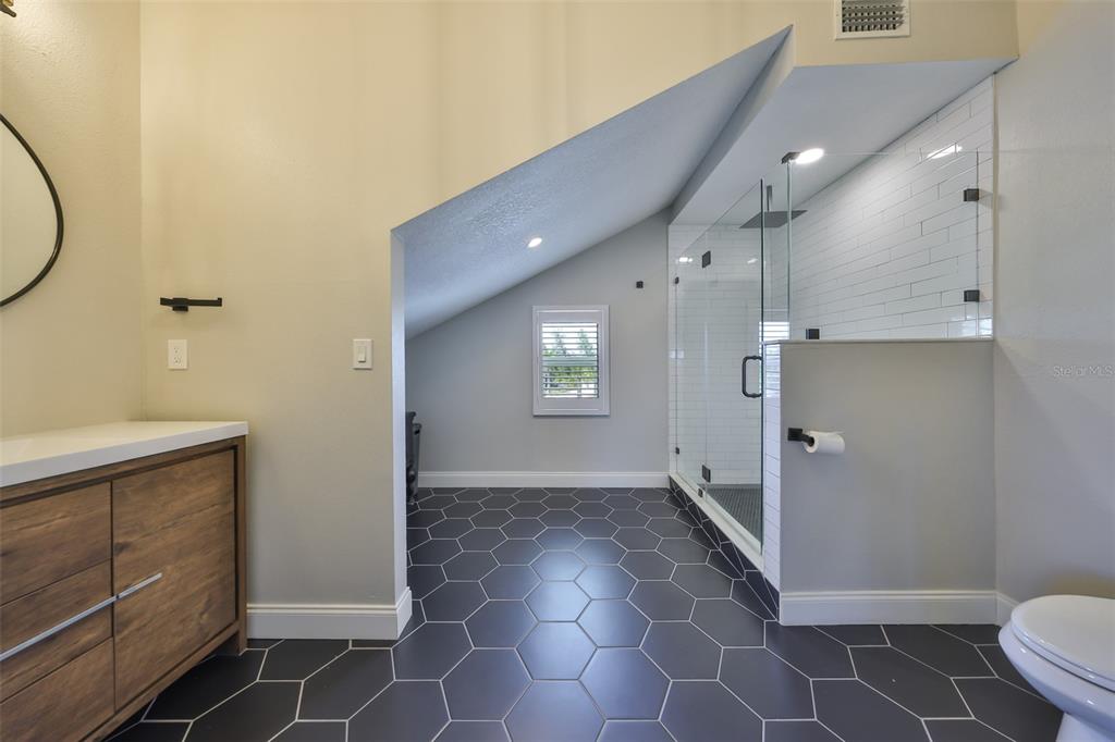 945 BUNKER VIEW DRIVE