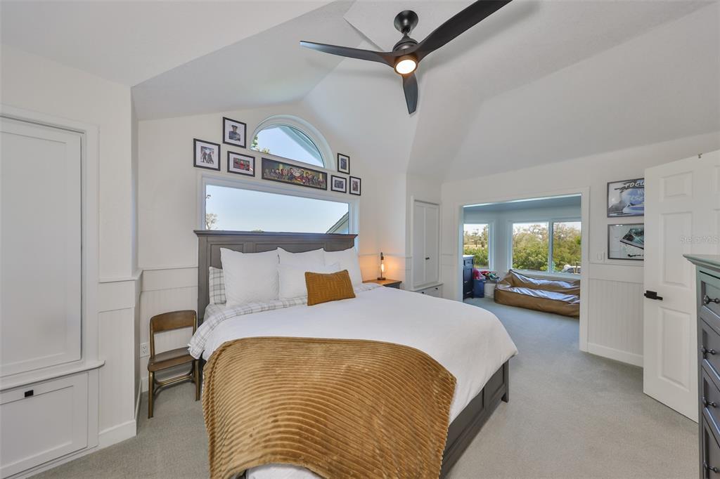 945 BUNKER VIEW DRIVE