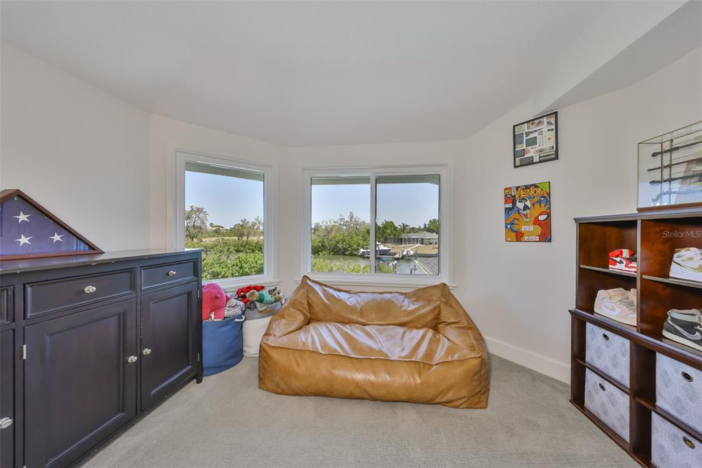 945 BUNKER VIEW DRIVE