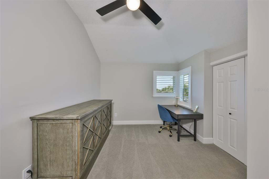 945 BUNKER VIEW DRIVE