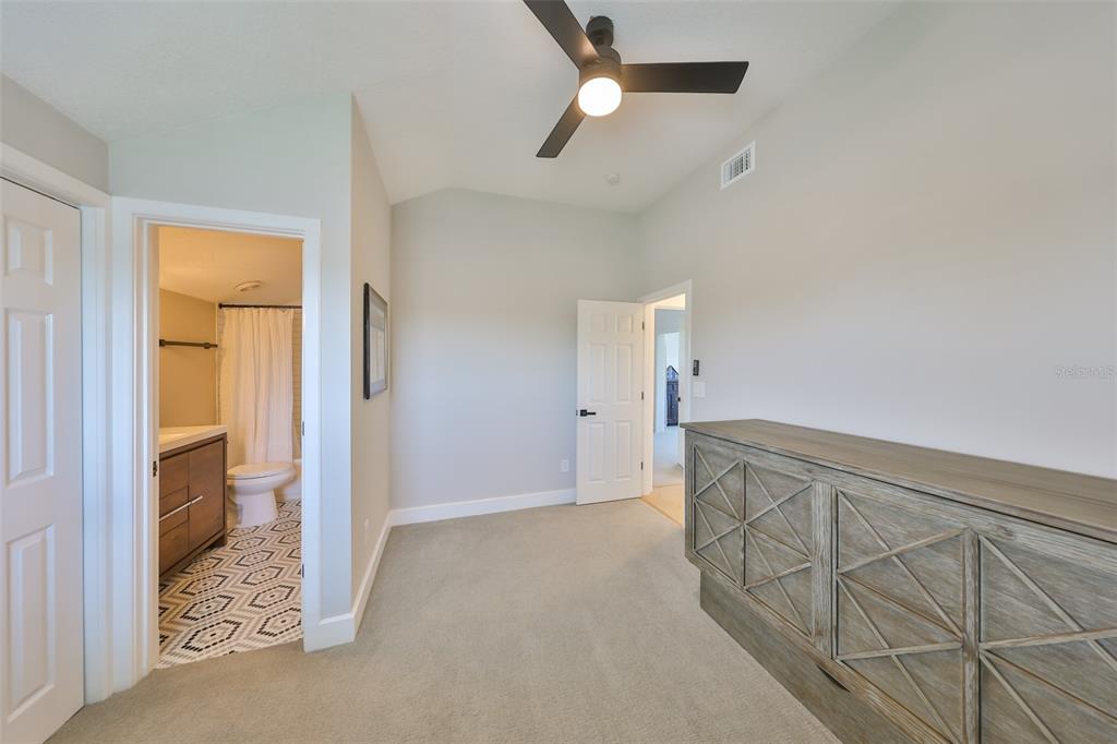 945 BUNKER VIEW DRIVE