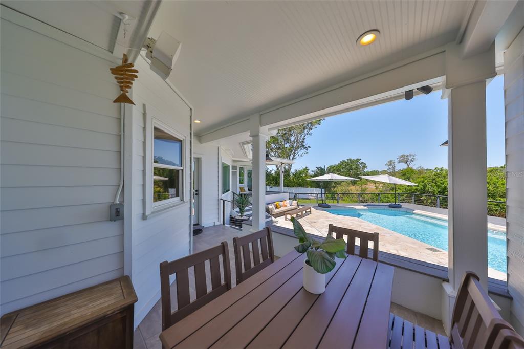 945 BUNKER VIEW DRIVE