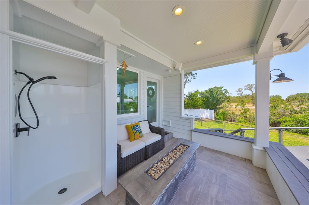 945 BUNKER VIEW DRIVE