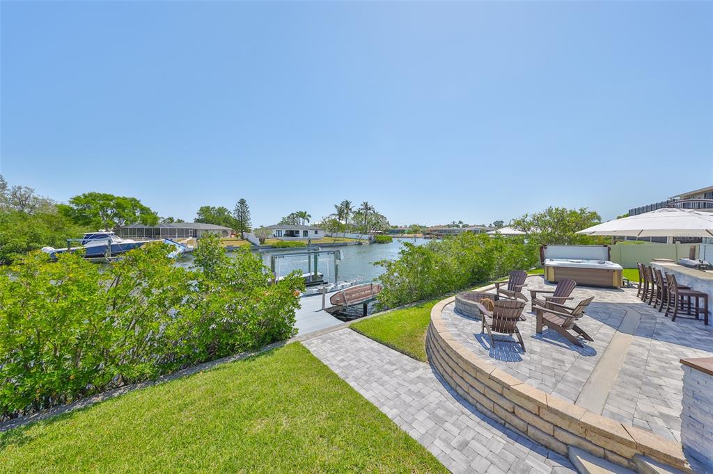 945 BUNKER VIEW DRIVE