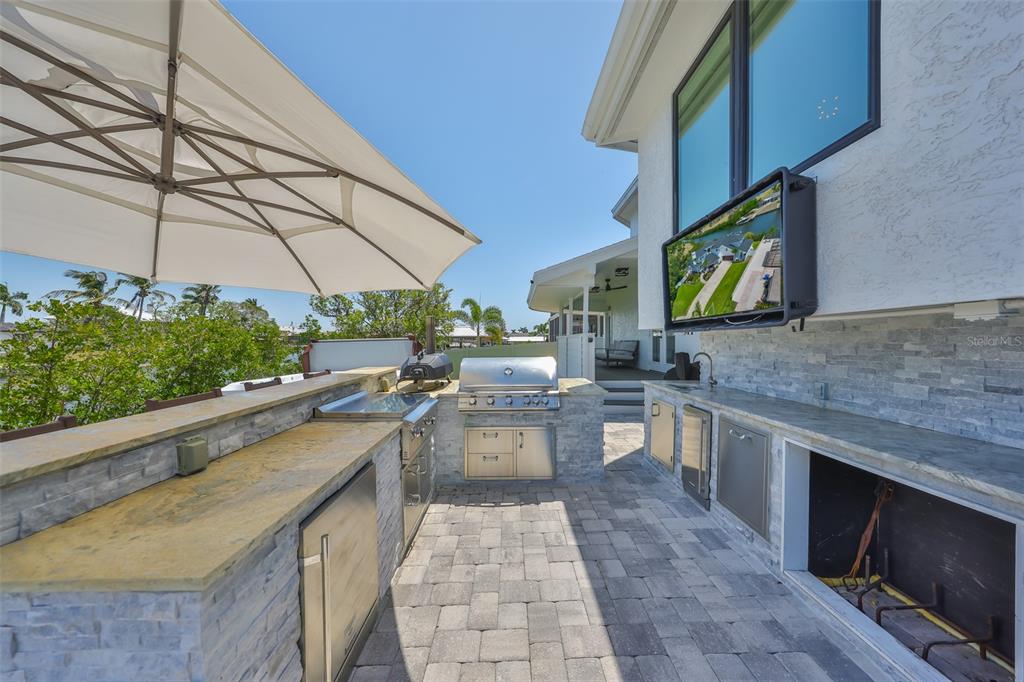 945 BUNKER VIEW DRIVE
