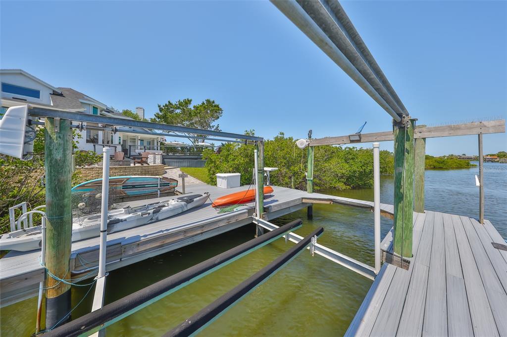 945 BUNKER VIEW DRIVE
