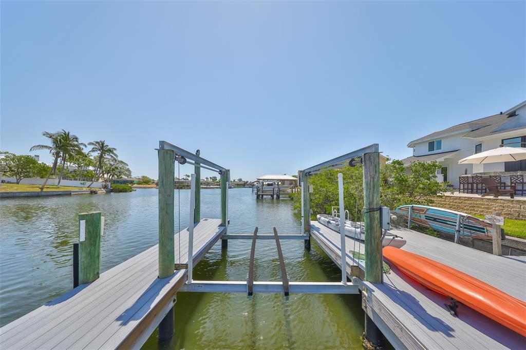 945 BUNKER VIEW DRIVE