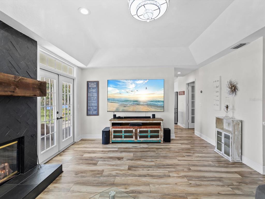 1414 DEIRDRE DRIVE