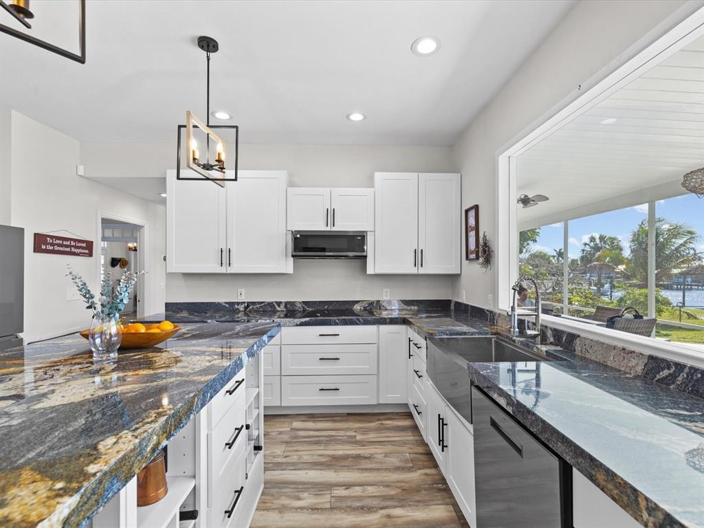 1414 DEIRDRE DRIVE