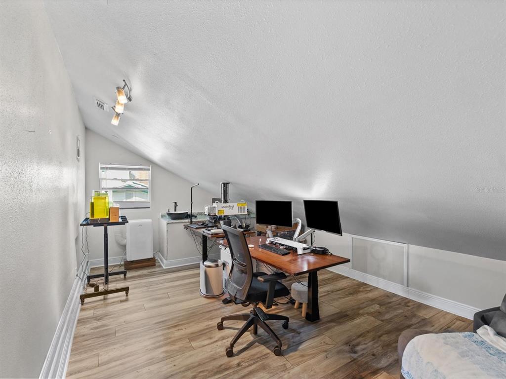 1414 DEIRDRE DRIVE