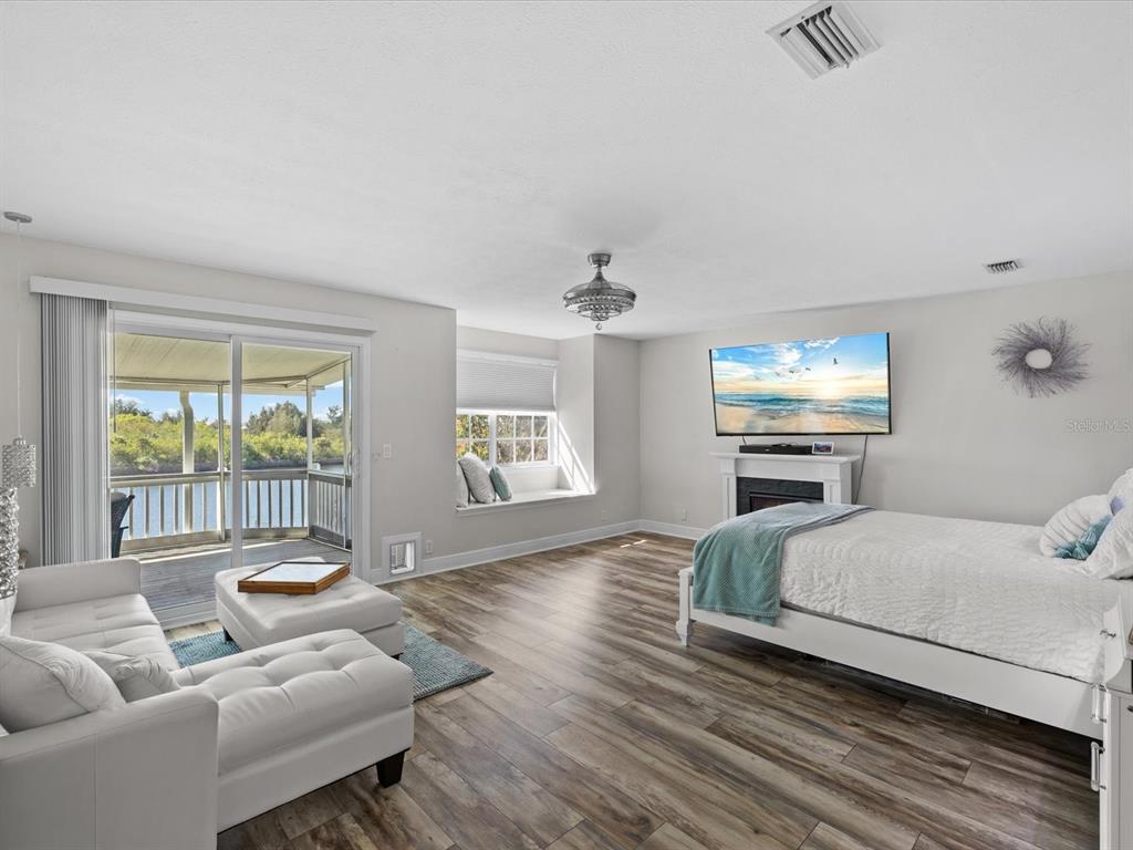 1414 DEIRDRE DRIVE