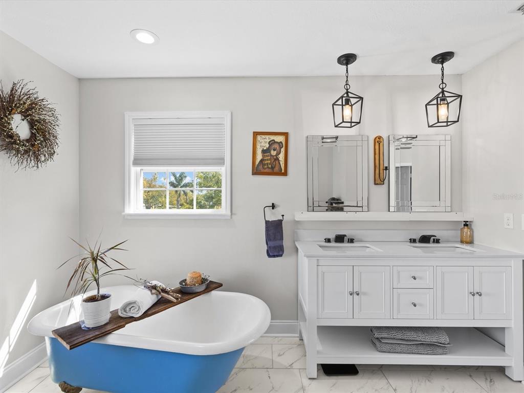 1414 DEIRDRE DRIVE
