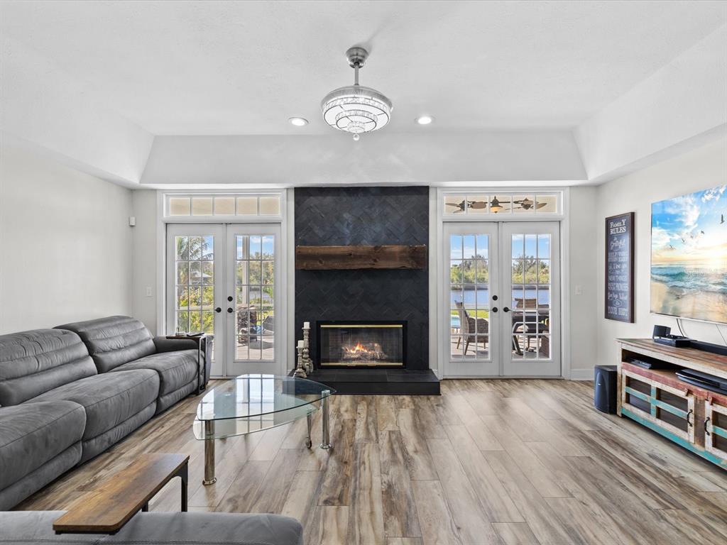 1414 DEIRDRE DRIVE