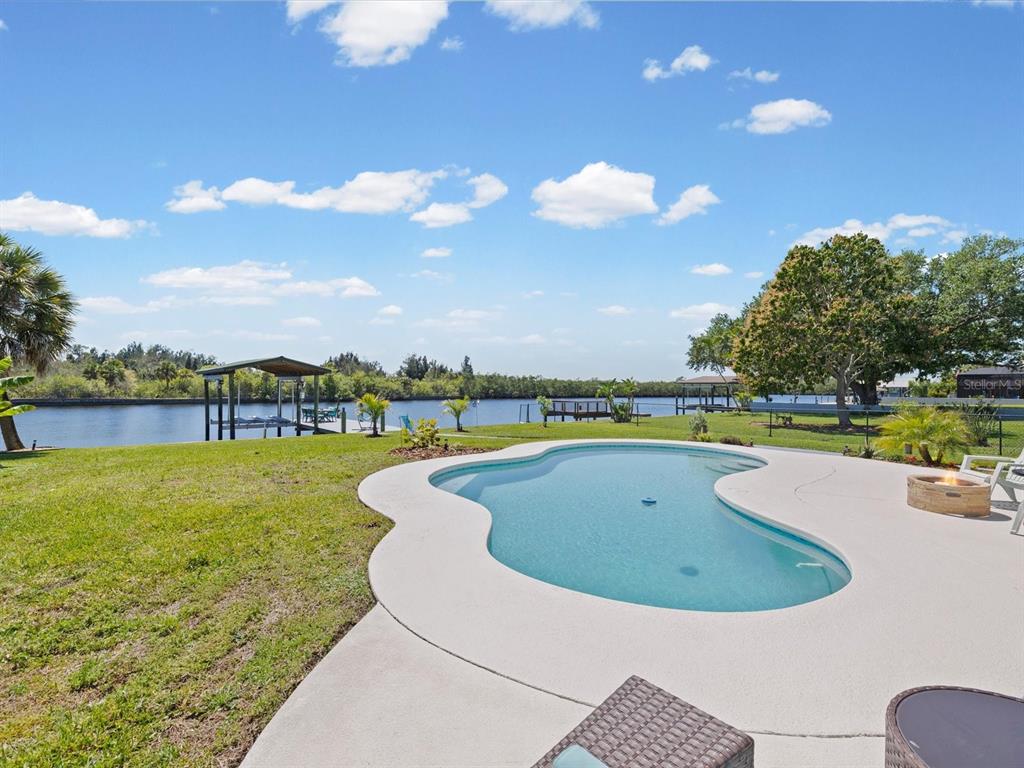 1414 DEIRDRE DRIVE
