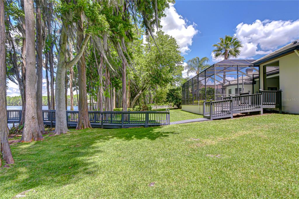 20915 LAKE VIENNA DRIVE