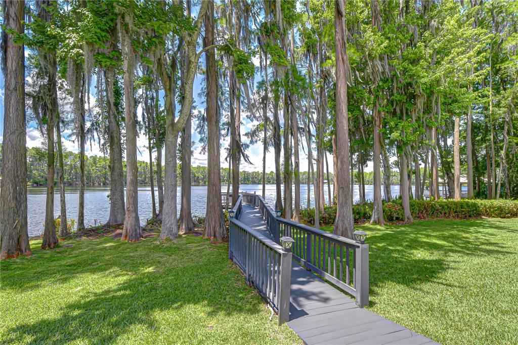 20915 LAKE VIENNA DRIVE