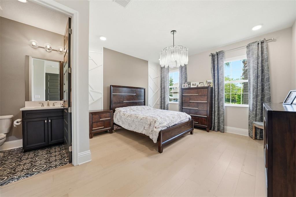 7224 GRAYBROOK DRIVE